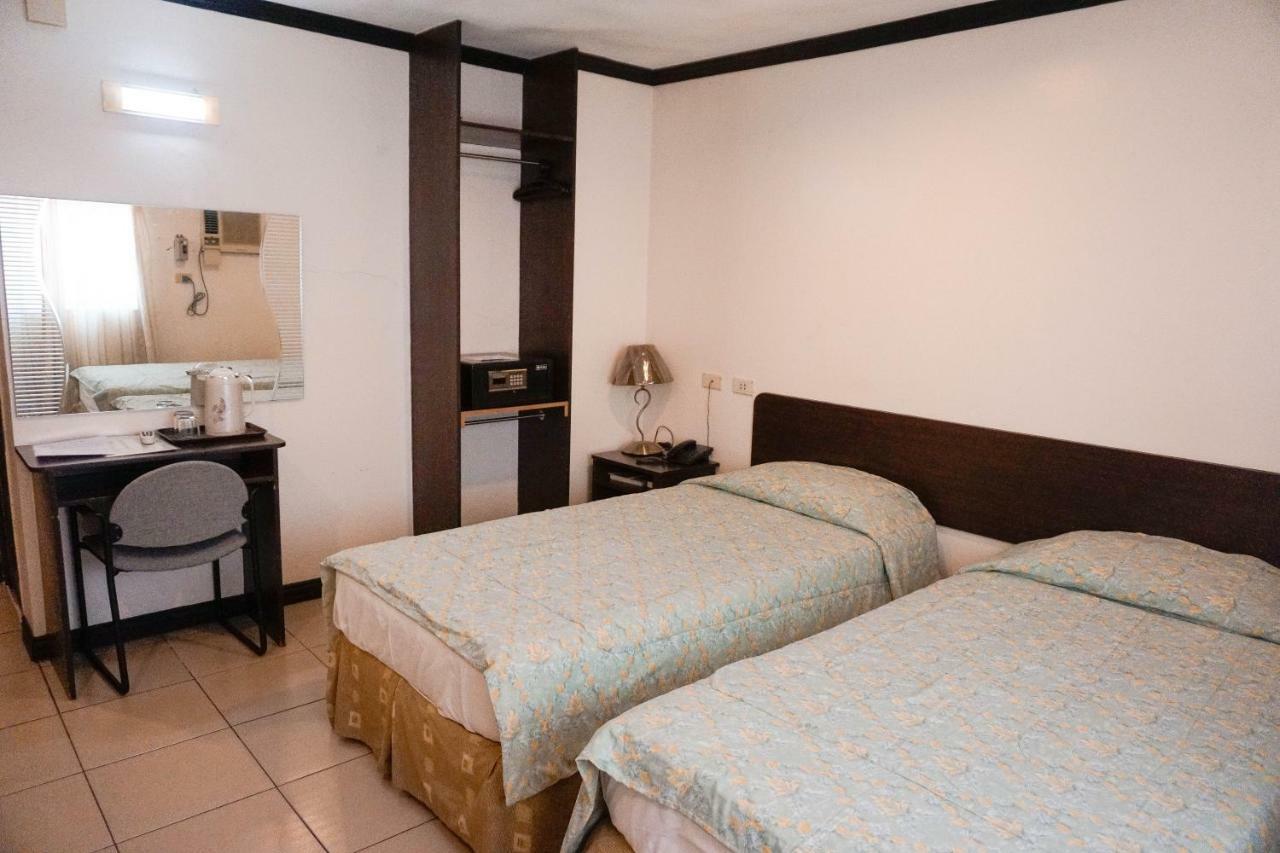 Crowne Garden Hotel Cebu Exterior foto